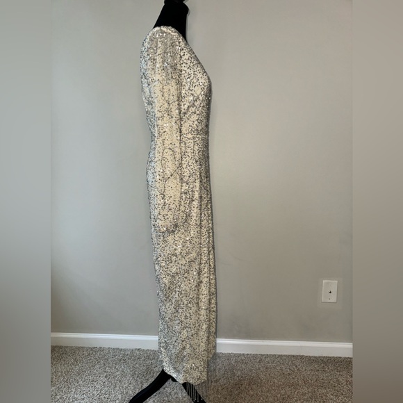 Mac Duggal Embellished long Sleeve V Neck Beaded Hem Gown 5747 - Picture 7 of 11